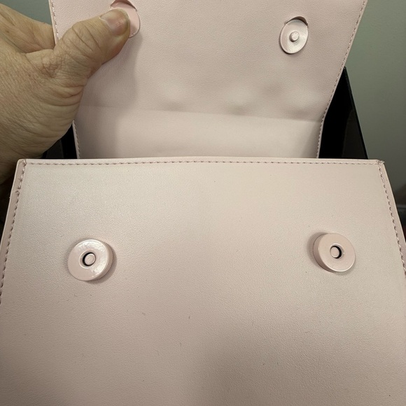 🆕 NWT and NIB Betsey Johnson pink mini bag with gummy bears - Picture 6 of 13